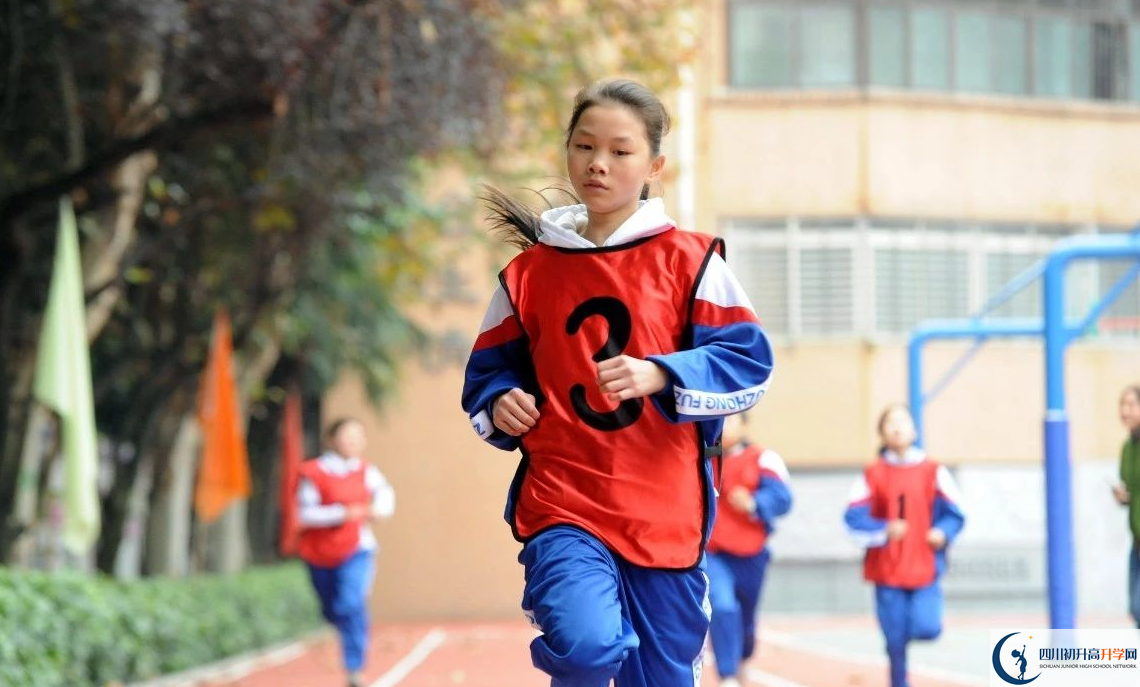 成都大學(xué)附屬中學(xué)高中平行班怎么樣？