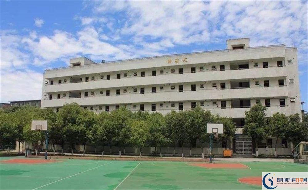 成都市籍田中學(xué)實(shí)驗(yàn)班人數(shù)是多少？