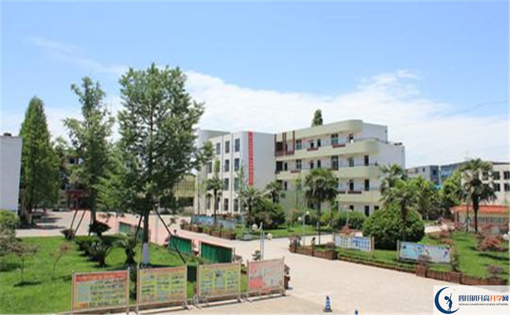 成都市籍田中學(xué)是重點中學(xué)嗎？