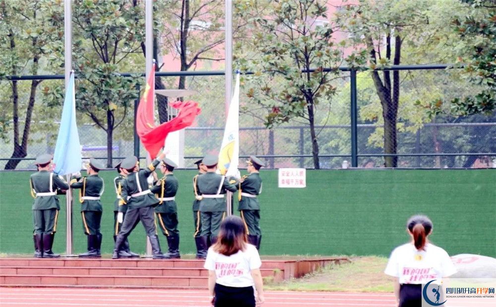 香城中學(xué)實(shí)驗(yàn)班學(xué)費(fèi)貴嗎？