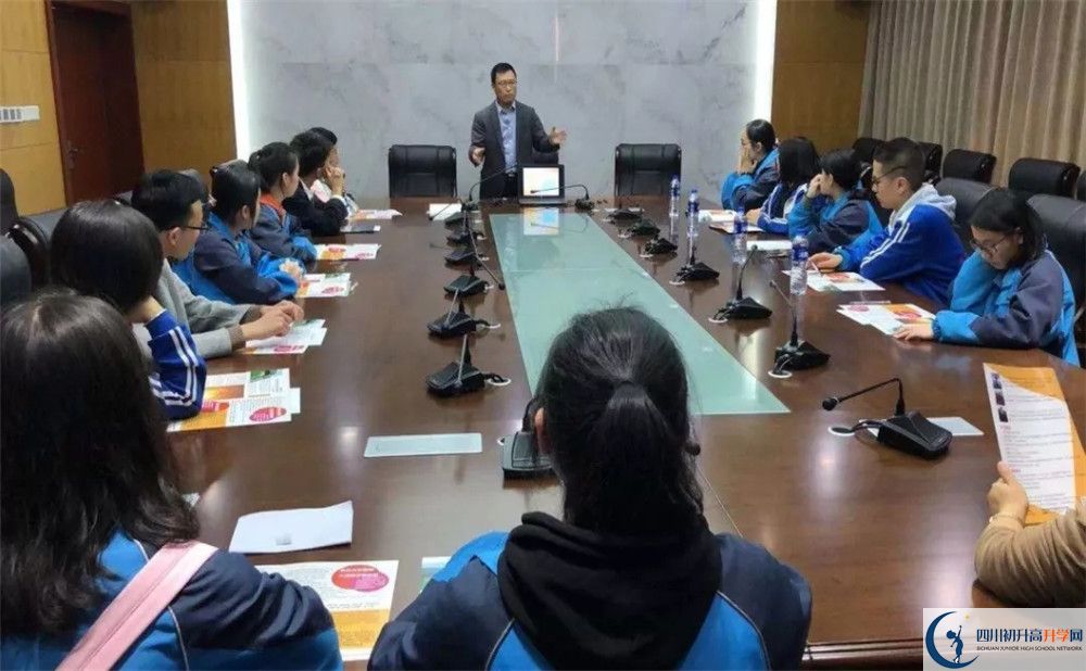 新都一中2020年高考人數(shù)是多少？