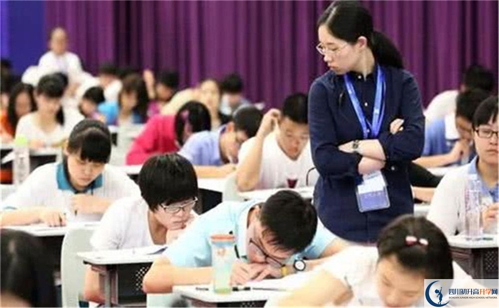 2020年武侯中學(xué)美術(shù)班學(xué)費是多少？